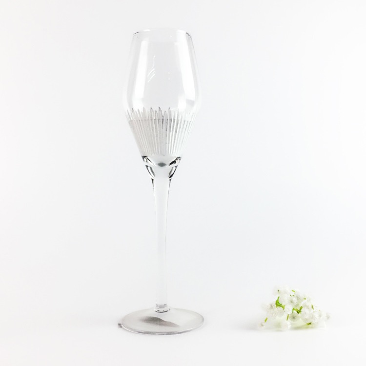 Aikehomeware clear champagne glass with carving  