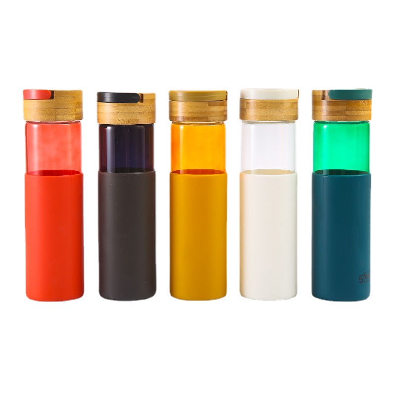 Customized silicone cover glass cup single layer spray paint water bottle handle bamboo cover glass cup