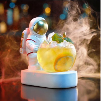 Creative cocktail glass astronaut wine glass rack transparent round coffee cup